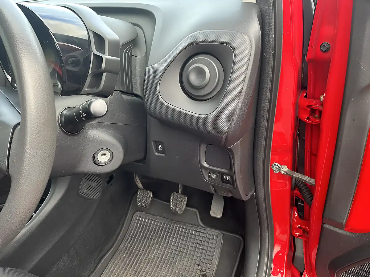 Used 2020 Toyota Aygo X Red - Interior and Exterior details 13