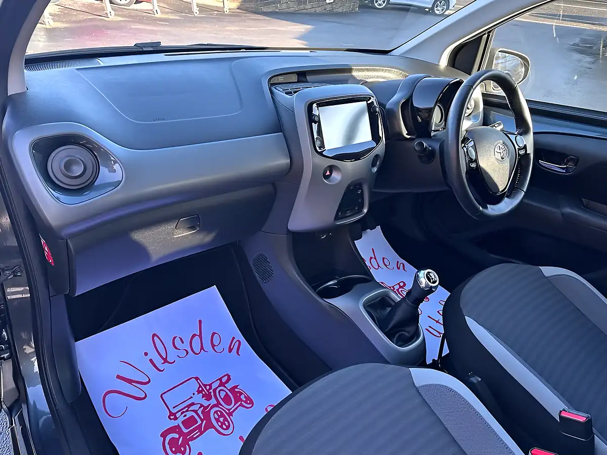 Used 2020 Toyota Aygo X-Trend Grey - Interior and Exterior details 15