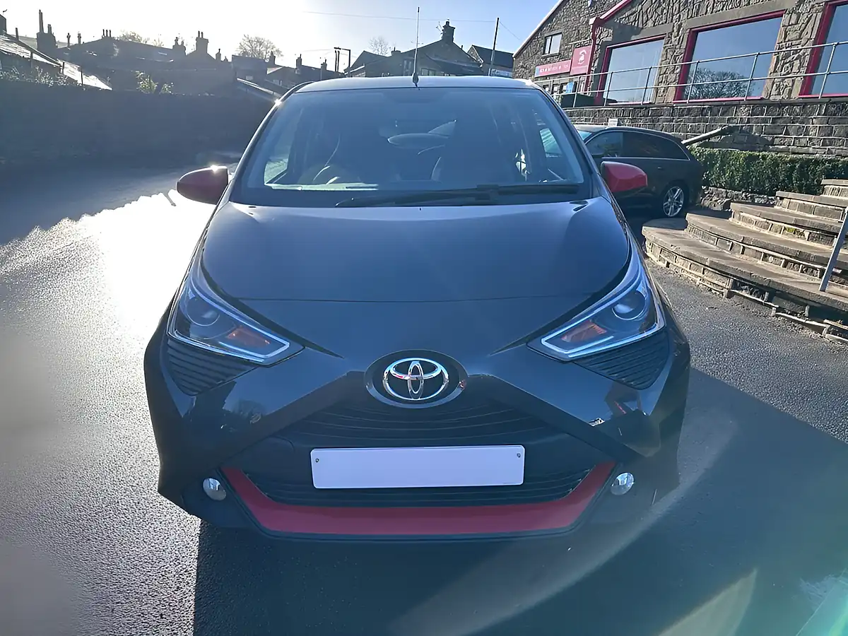 Used 2020 Toyota Aygo X-Trend Grey - Interior and Exterior details 3