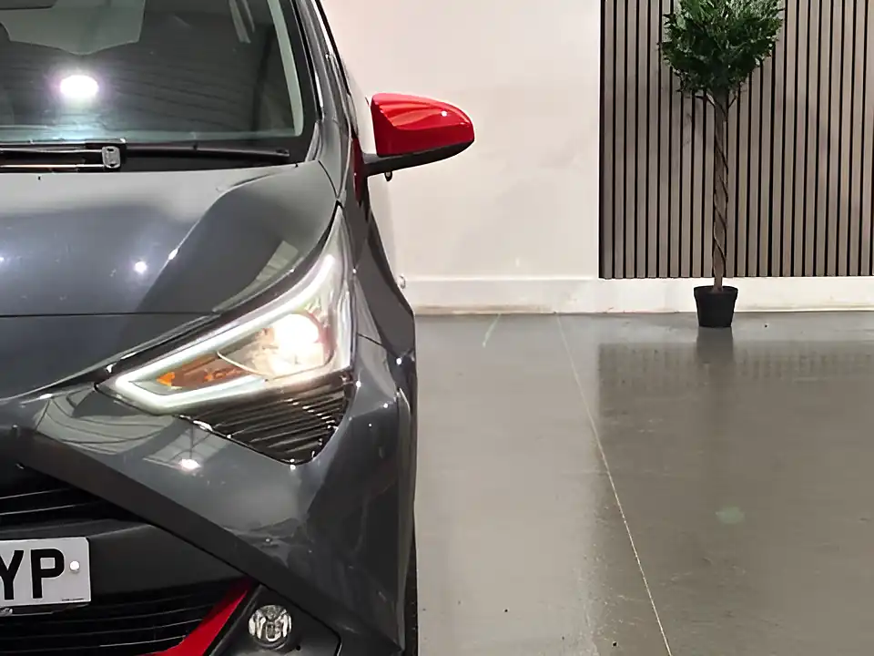 Used 2020 Toyota Aygo X-Trend Grey - Interior and Exterior details 18