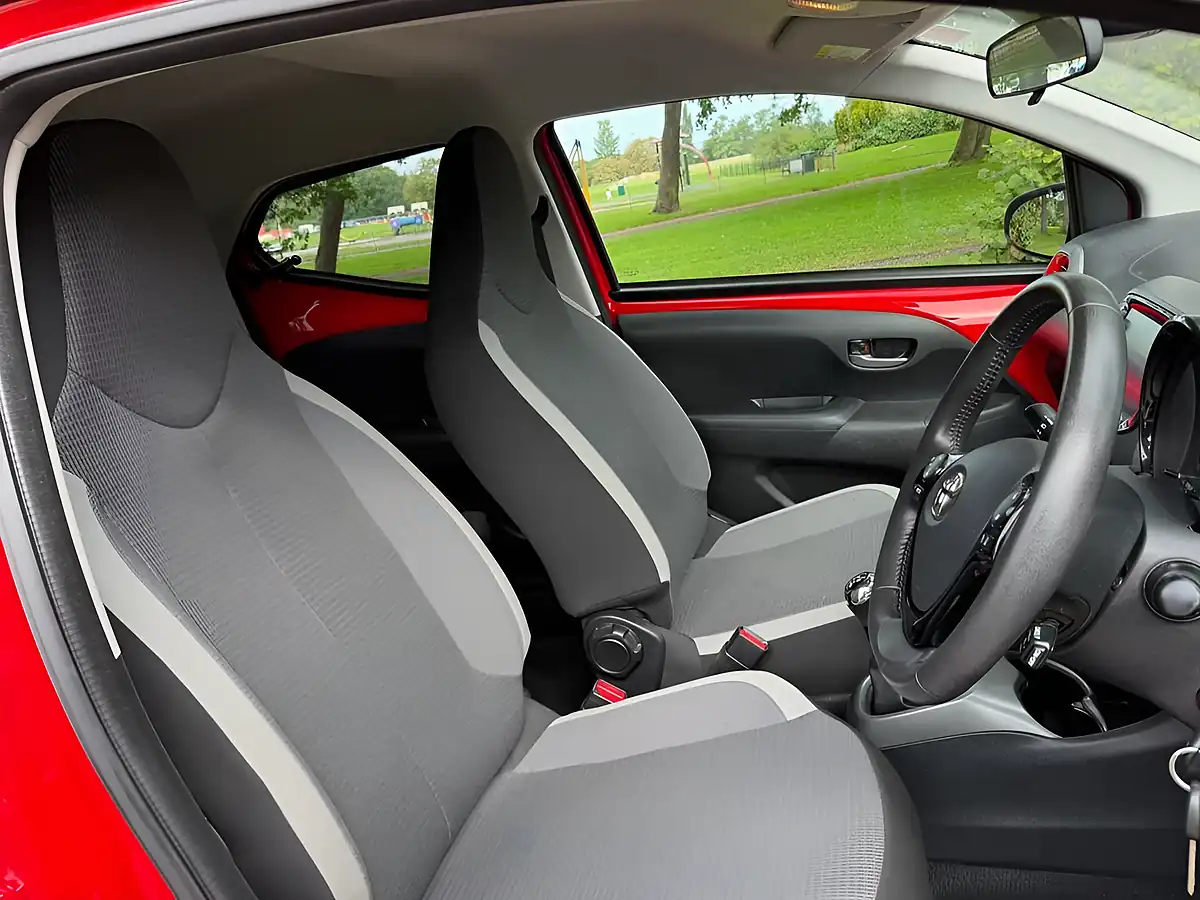 Used 2020 Toyota Aygo X-Trend Red - Interior and Exterior details 10
