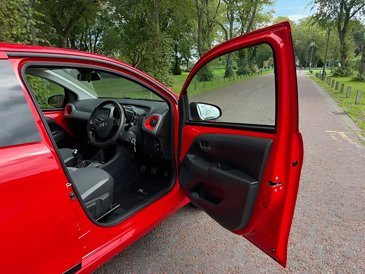 Used 2020 Toyota Aygo X-Trend Red - Interior and Exterior details 9