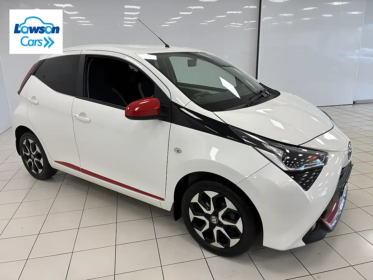 Used 2020 Toyota Aygo X-Trend White - Interior and Exterior details 11