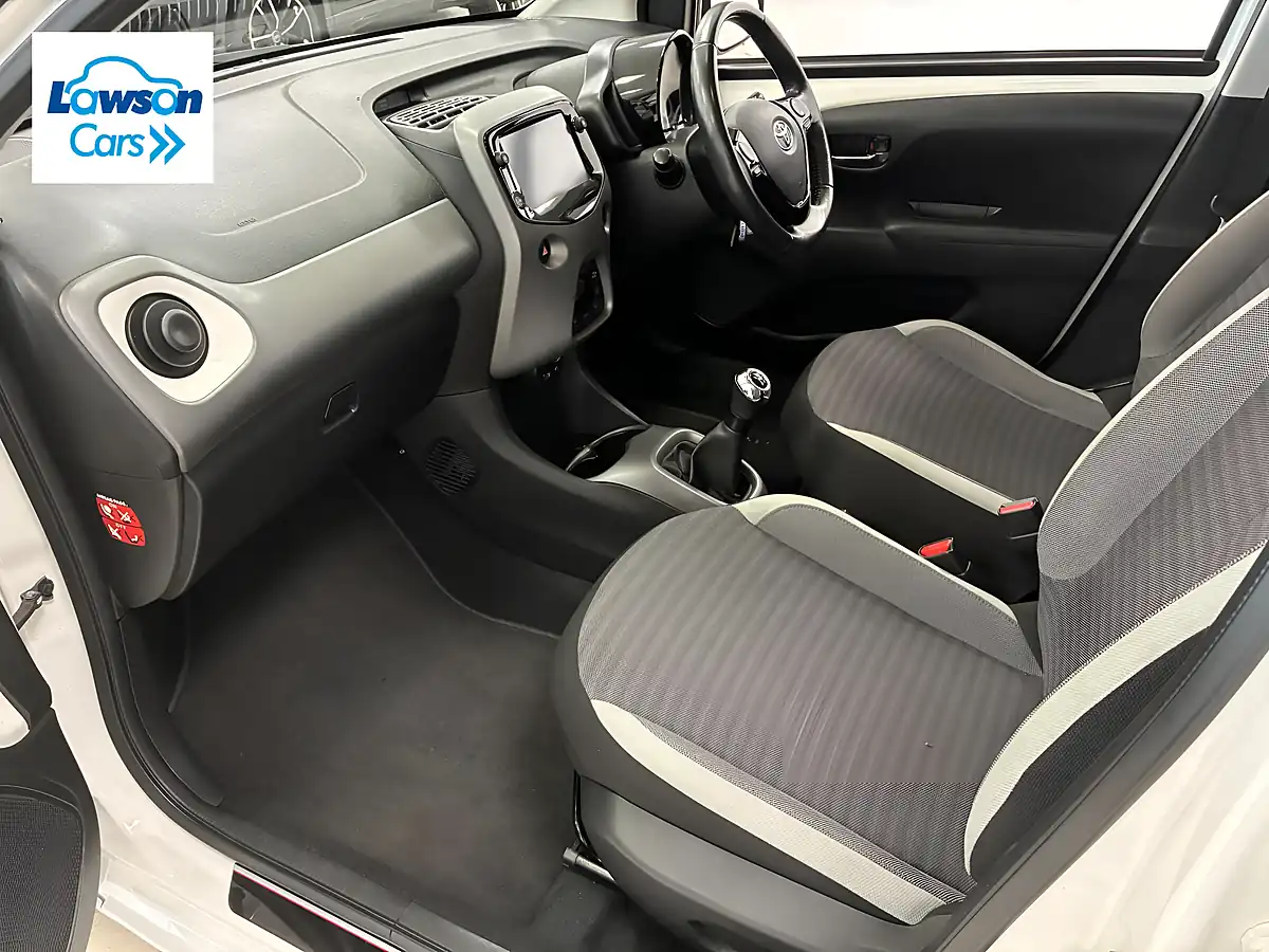 Used 2020 Toyota Aygo X-Trend White - Interior and Exterior details 15