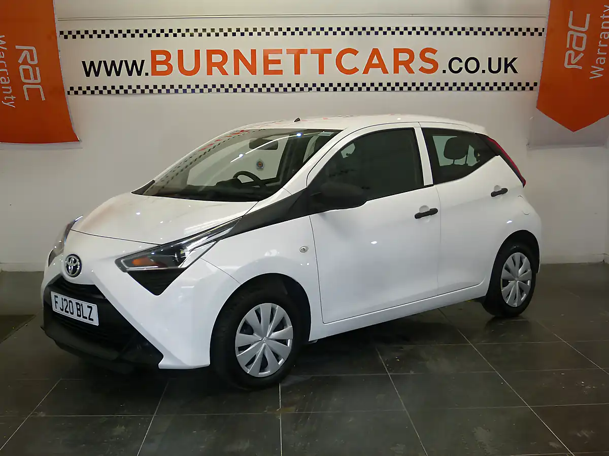 Used 2020 Toyota Aygo X White - Front View