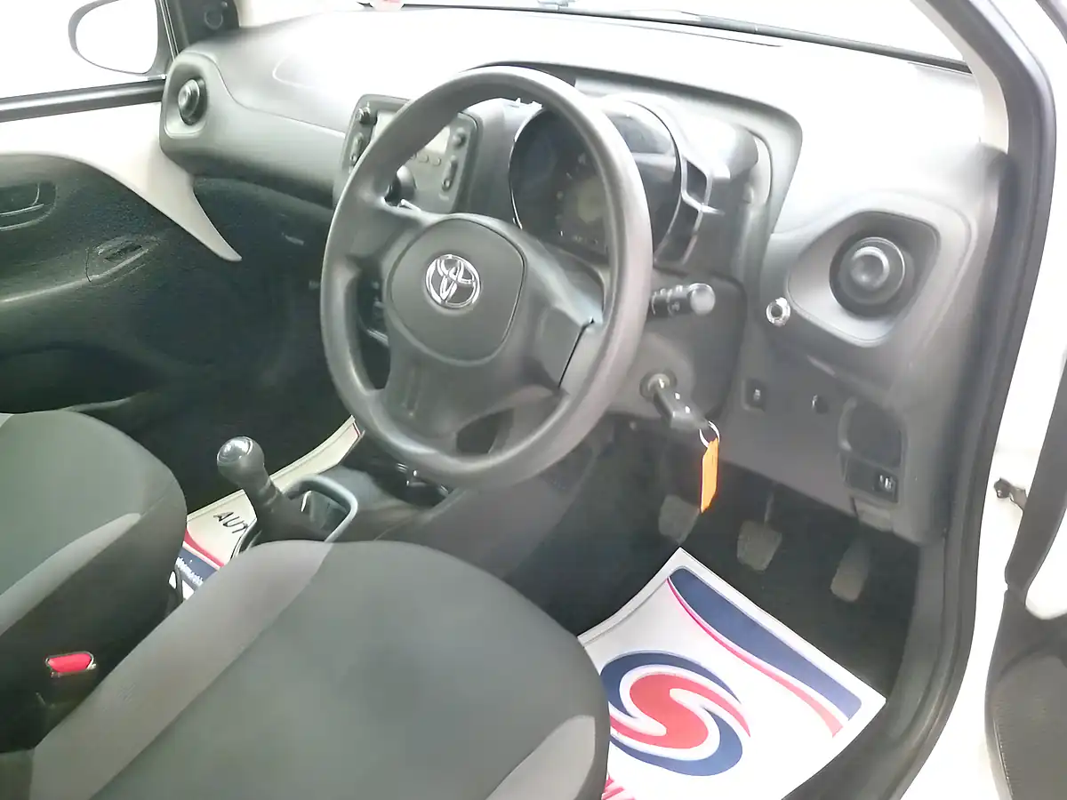 Used 2020 Toyota Aygo X White - Interior and Exterior details 13