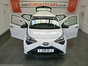 Used 2020 Toyota Aygo X White - Interior and Exterior details 17