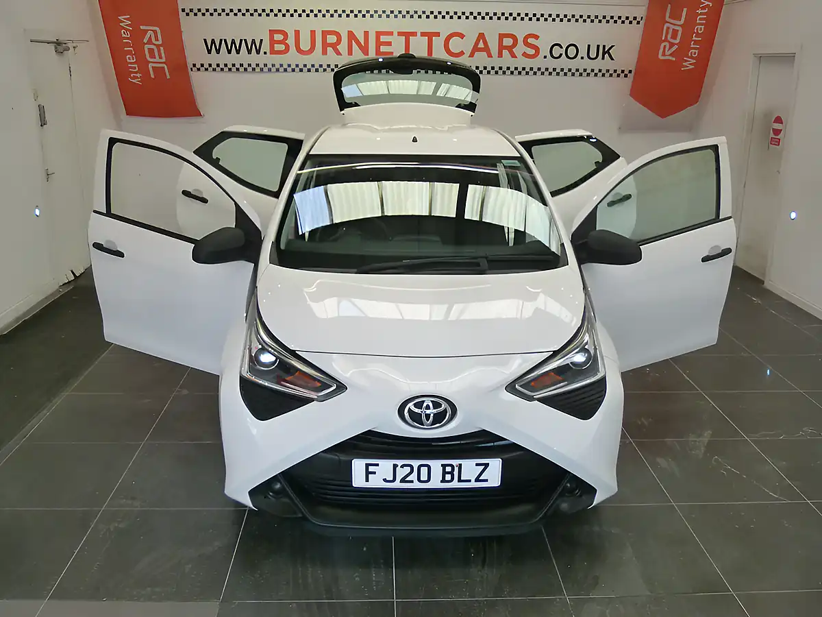 Used 2020 Toyota Aygo X White - Interior and Exterior details 17