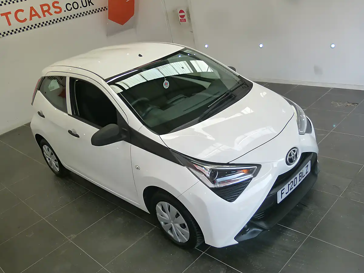 Used 2020 Toyota Aygo X White - Interior and Exterior details 18