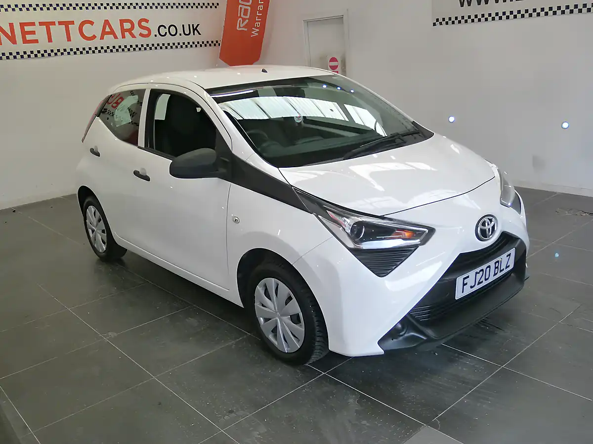 Used 2020 Toyota Aygo X White - Interior and Exterior details 3