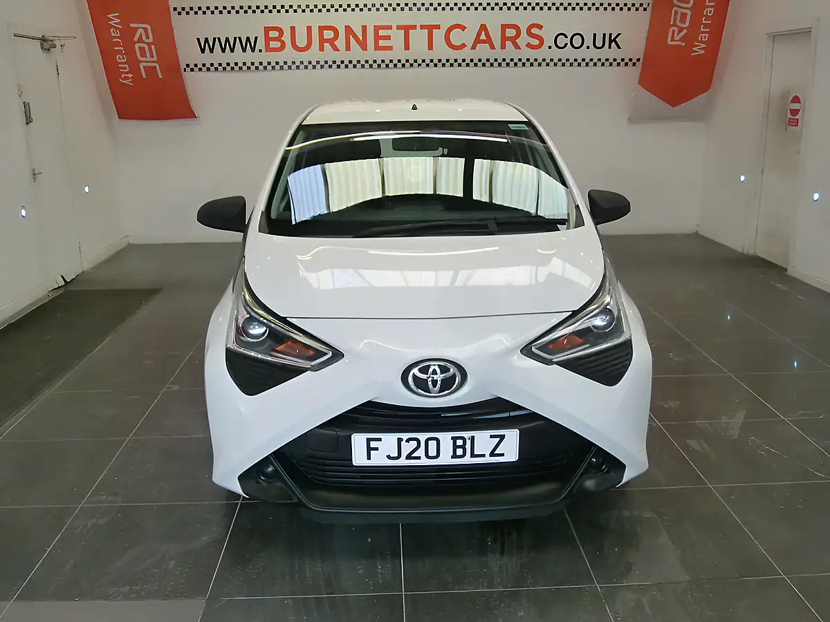 Used 2020 Toyota Aygo X White - Interior and Exterior details 4