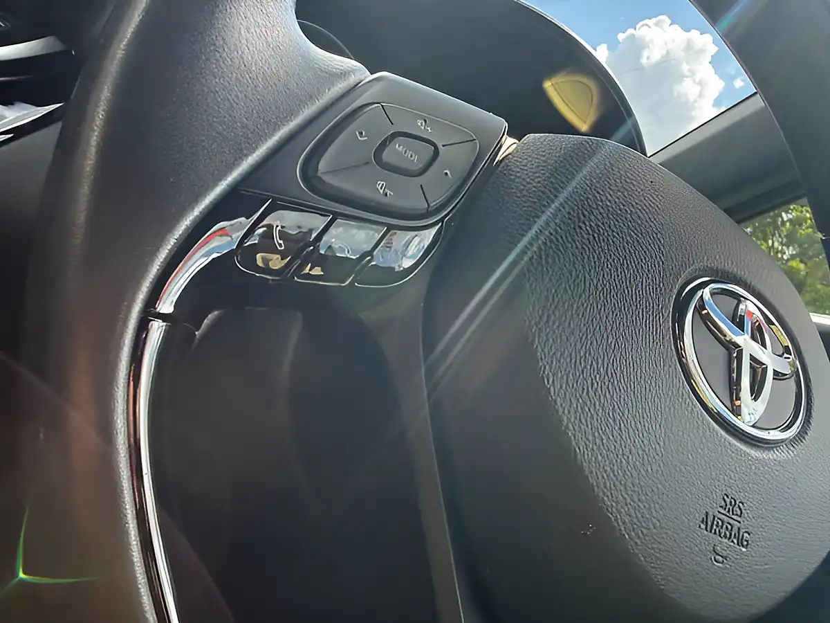 Used 2020 Toyota C-Hr Dynamic Blue - Interior and Exterior details 13