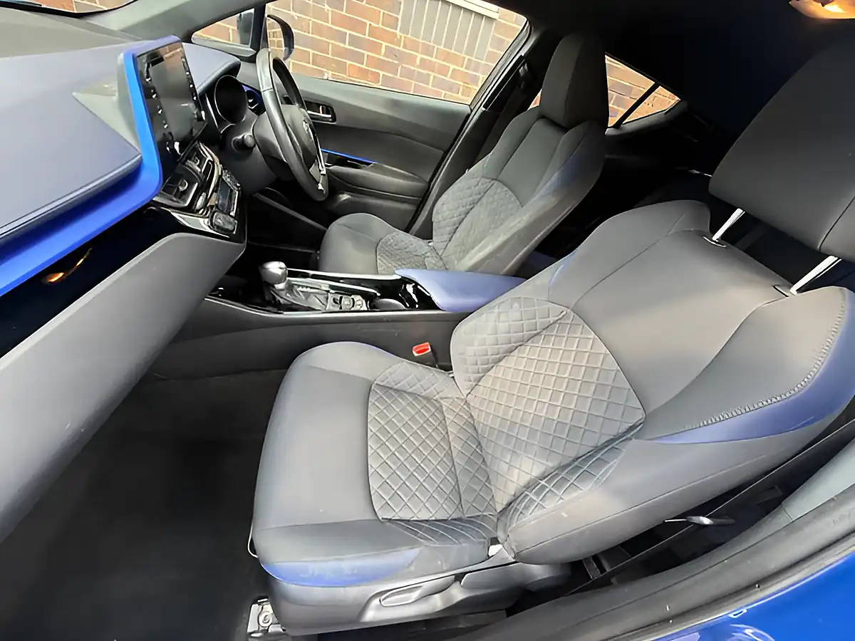 Used 2020 Toyota C-Hr Dynamic Blue - Interior and Exterior details 16