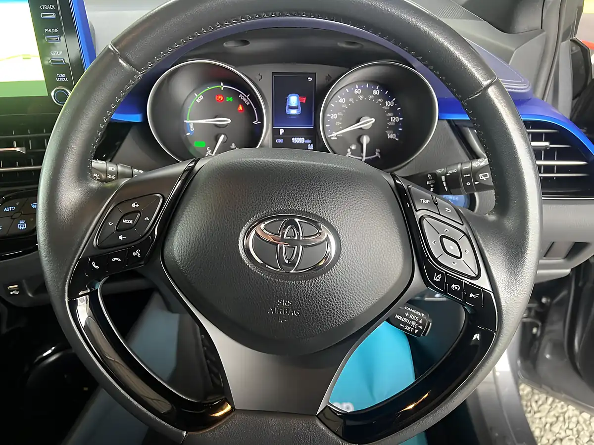 Used 2020 Toyota C-Hr Dynamic Grey - Interior and Exterior details 13