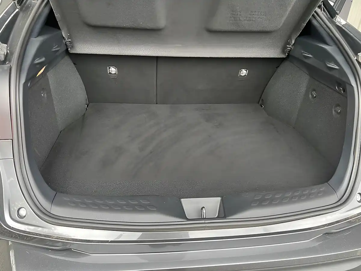 Used 2020 Toyota C-Hr Dynamic Grey - Interior and Exterior details 8