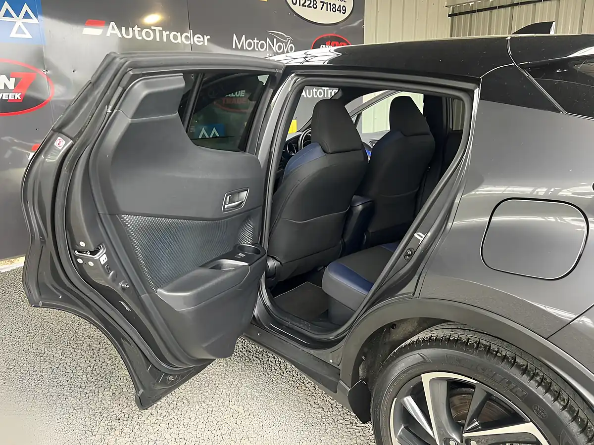 Used 2020 Toyota C-Hr Dynamic Grey - Interior and Exterior details 9