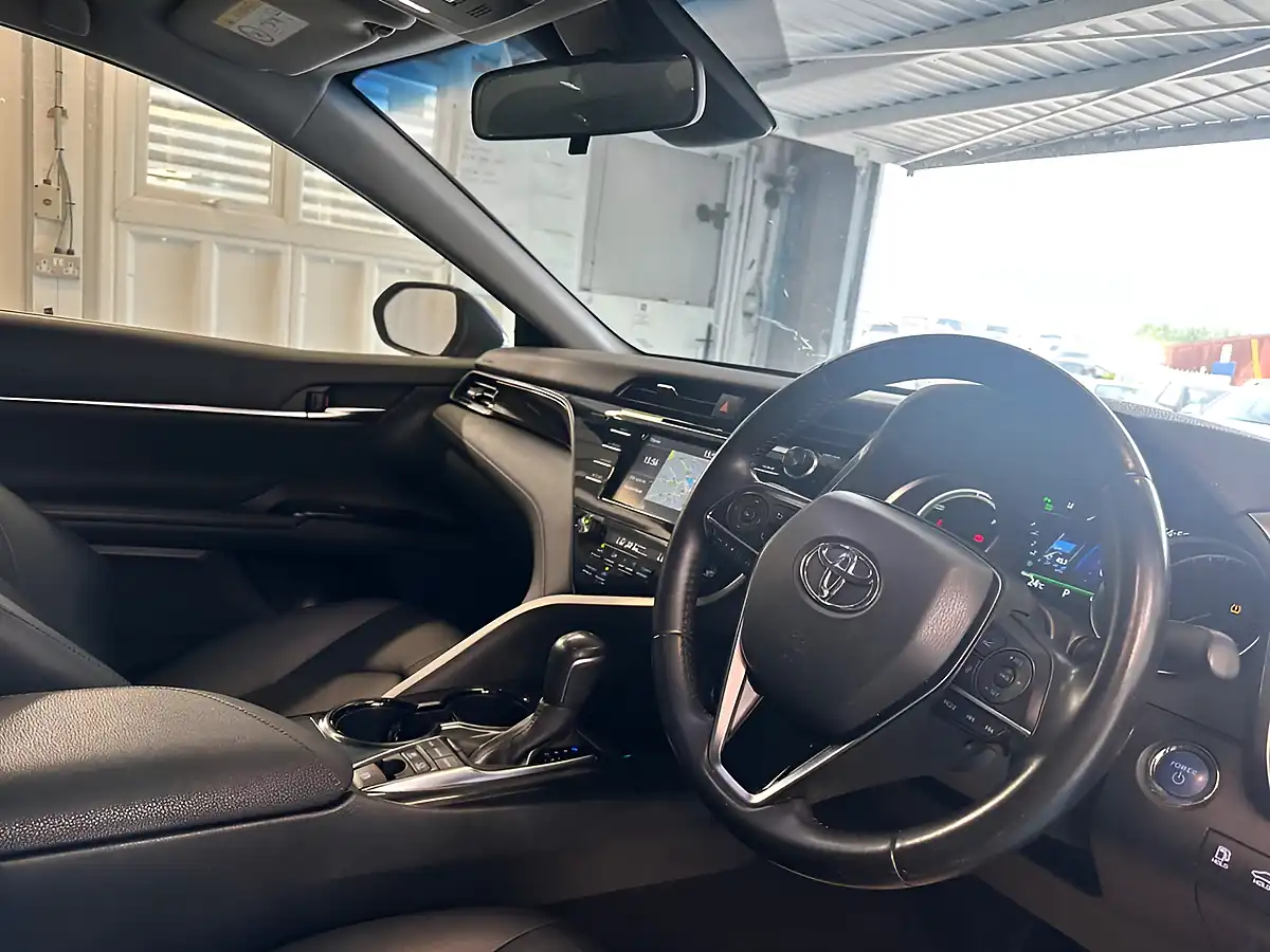 Used 2020 Toyota Camry Design Blue - Interior and Exterior details 16