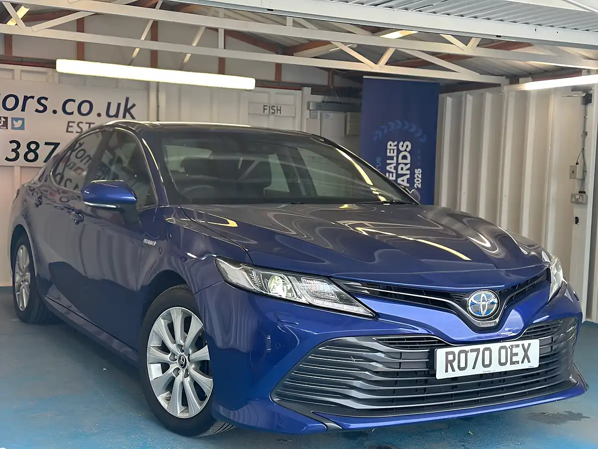 Used 2020 Toyota Camry Design Blue - Interior and Exterior details 7