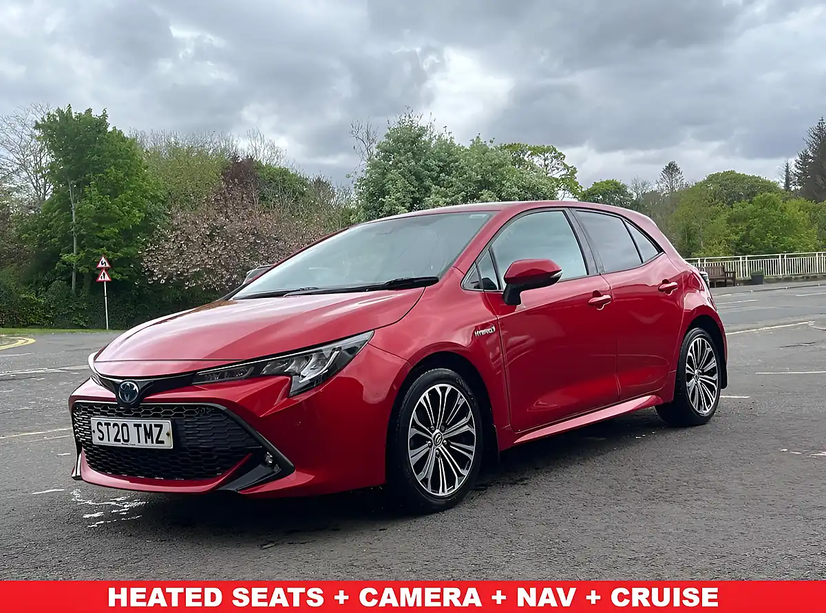 Used 2020 Toyota Corolla Design Red - Front View