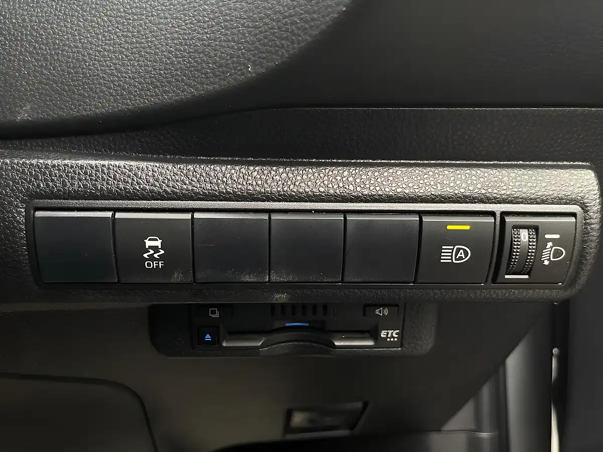 Used 2020 Toyota Corolla Design Touring Sports Silver - Interior and Exterior details 20