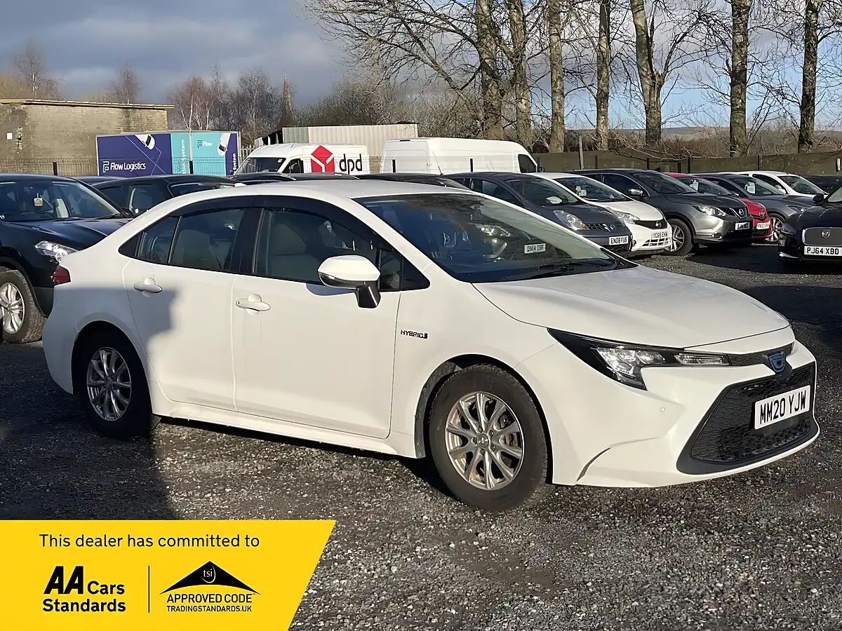 Used 2020 Toyota Corolla Design White - Front View