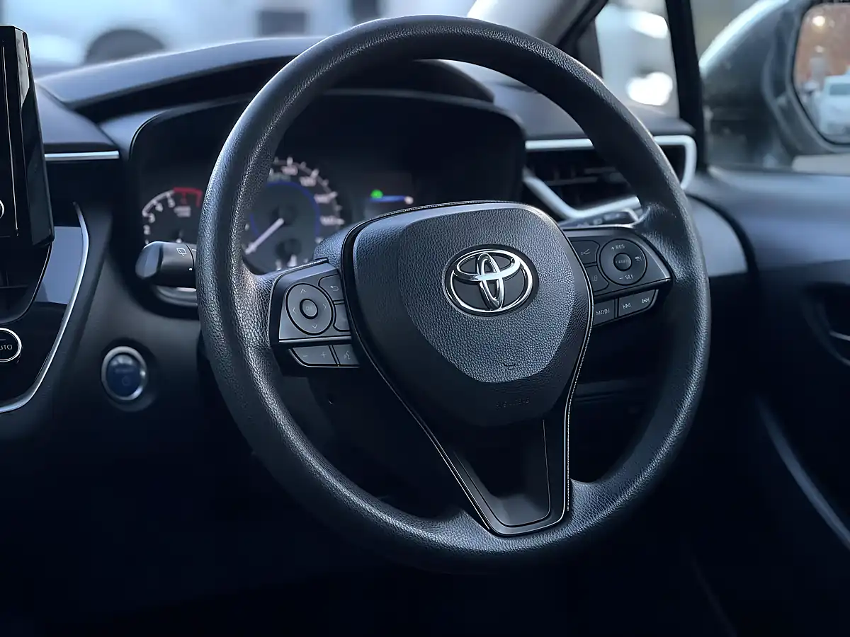 Used 2020 Toyota Corolla Design White - Interior and Exterior details 13