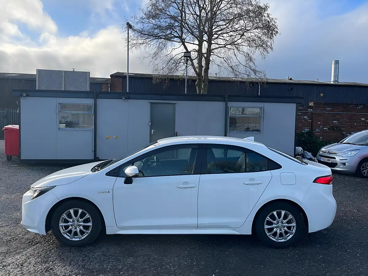 Used 2020 Toyota Corolla Design White - Interior and Exterior details 3