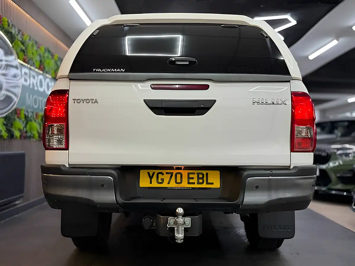 Used 2020 Toyota Hilux Active 4WD Dcb White - Interior and Exterior details 10