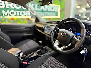 Used 2020 Toyota Hilux Active 4WD Dcb White - Interior and Exterior details 12