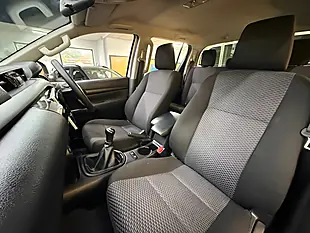 Used 2020 Toyota Hilux Active 4WD Dcb White - Interior and Exterior details 13
