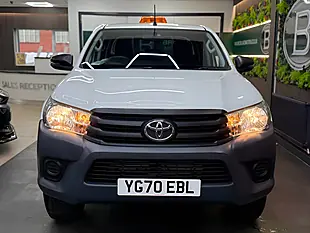 Used 2020 Toyota Hilux Active 4WD Dcb White - Interior and Exterior details 5