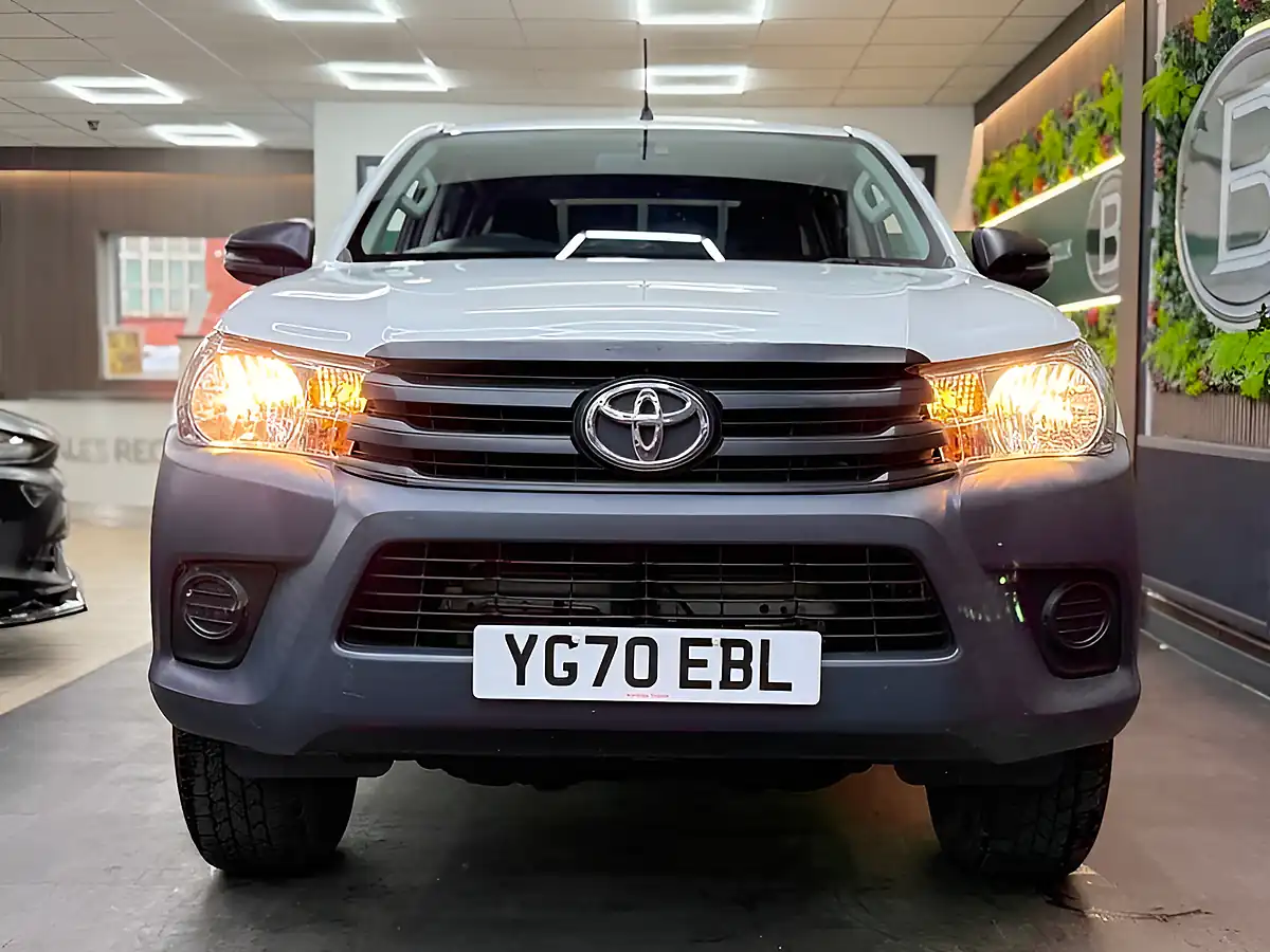 Used 2020 Toyota Hilux Active 4WD Dcb White - Interior and Exterior details 6