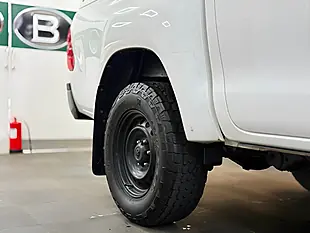 Used 2020 Toyota Hilux Active 4WD Dcb White - Interior and Exterior details 9