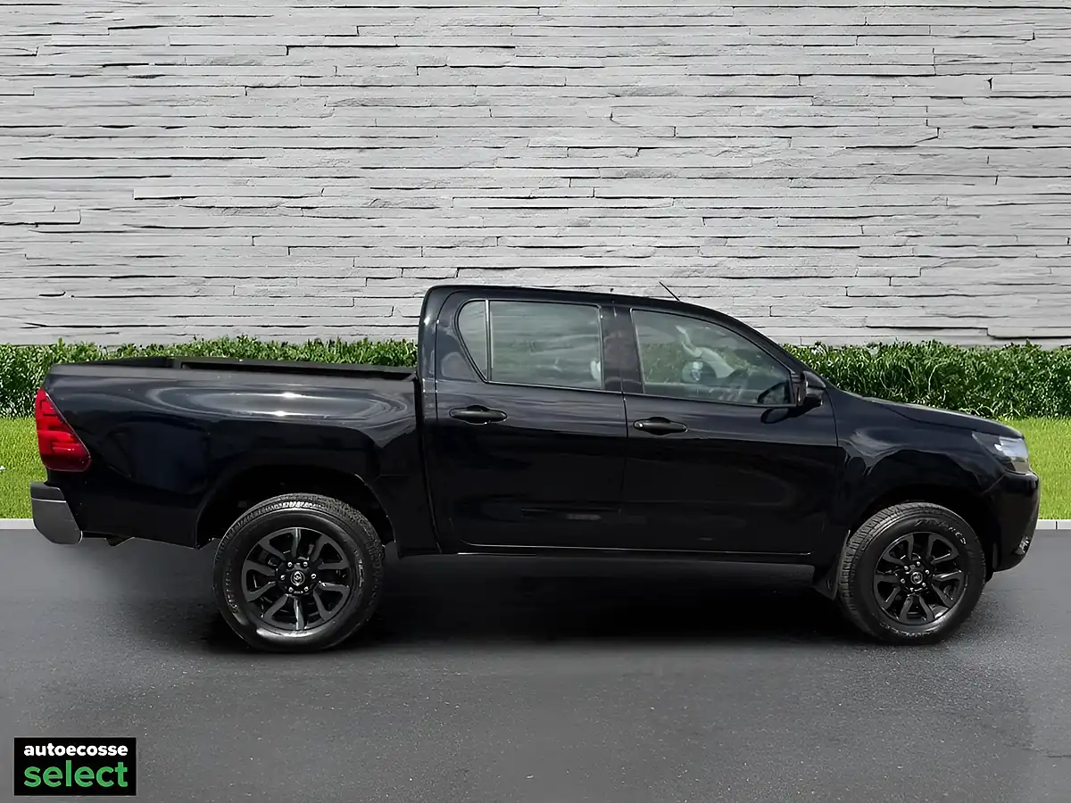 Used 2020 Toyota Hilux Active Black - Interior and Exterior details 11