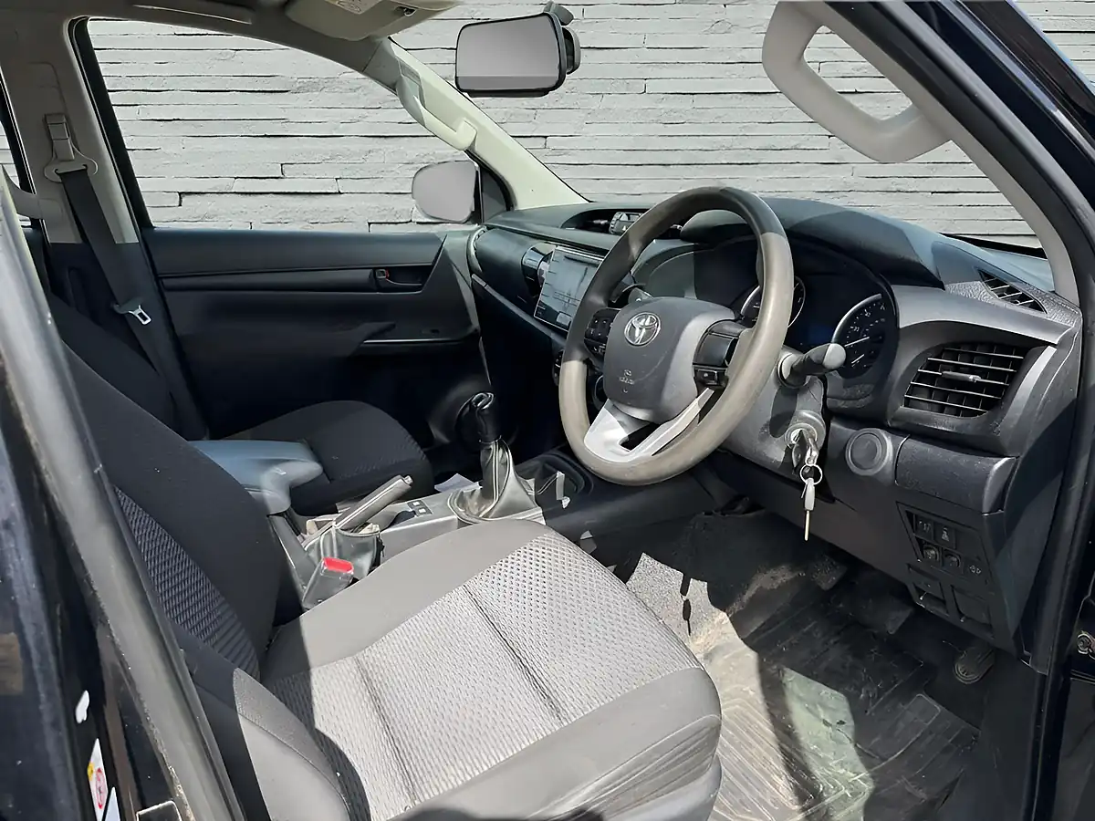 Used 2020 Toyota Hilux Active Black - Interior and Exterior details 13
