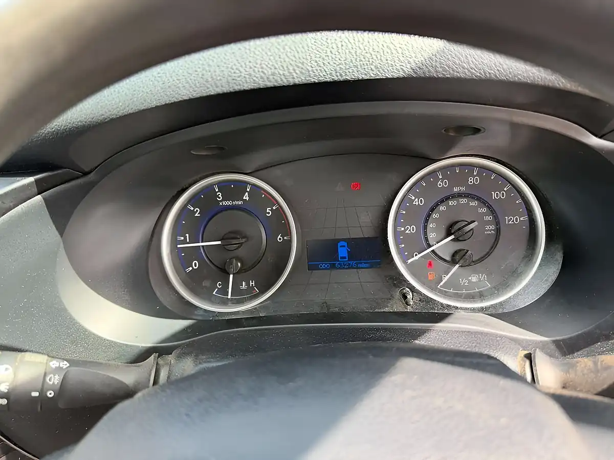 Used 2020 Toyota Hilux Active Black - Interior and Exterior details 15