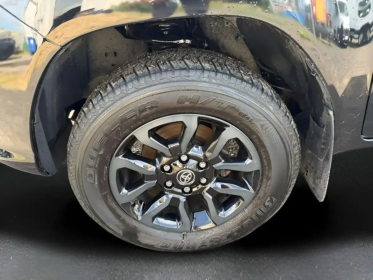Used 2020 Toyota Hilux Active Black - Interior and Exterior details 19