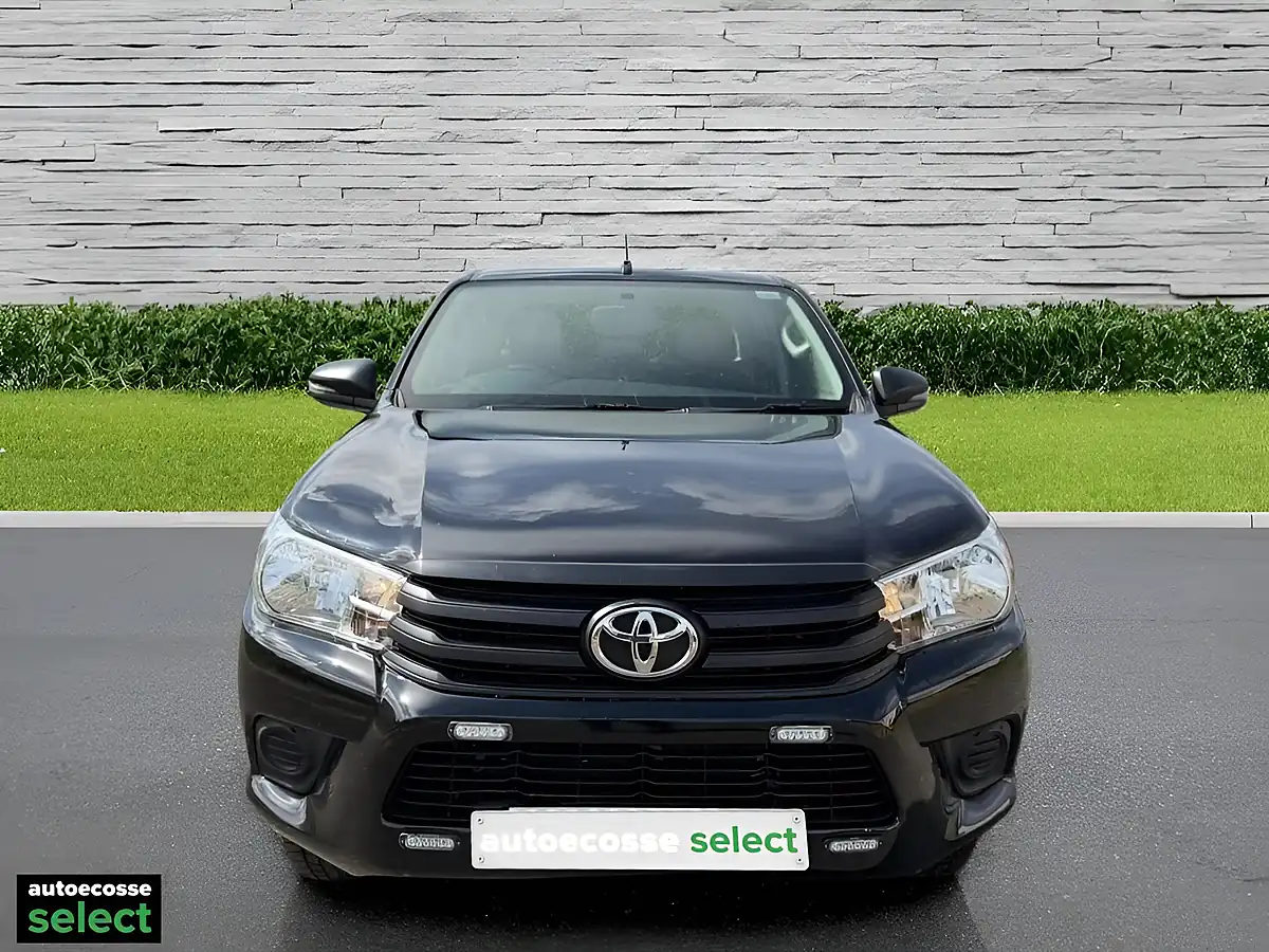 Used 2020 Toyota Hilux Active Black - Interior and Exterior details 2