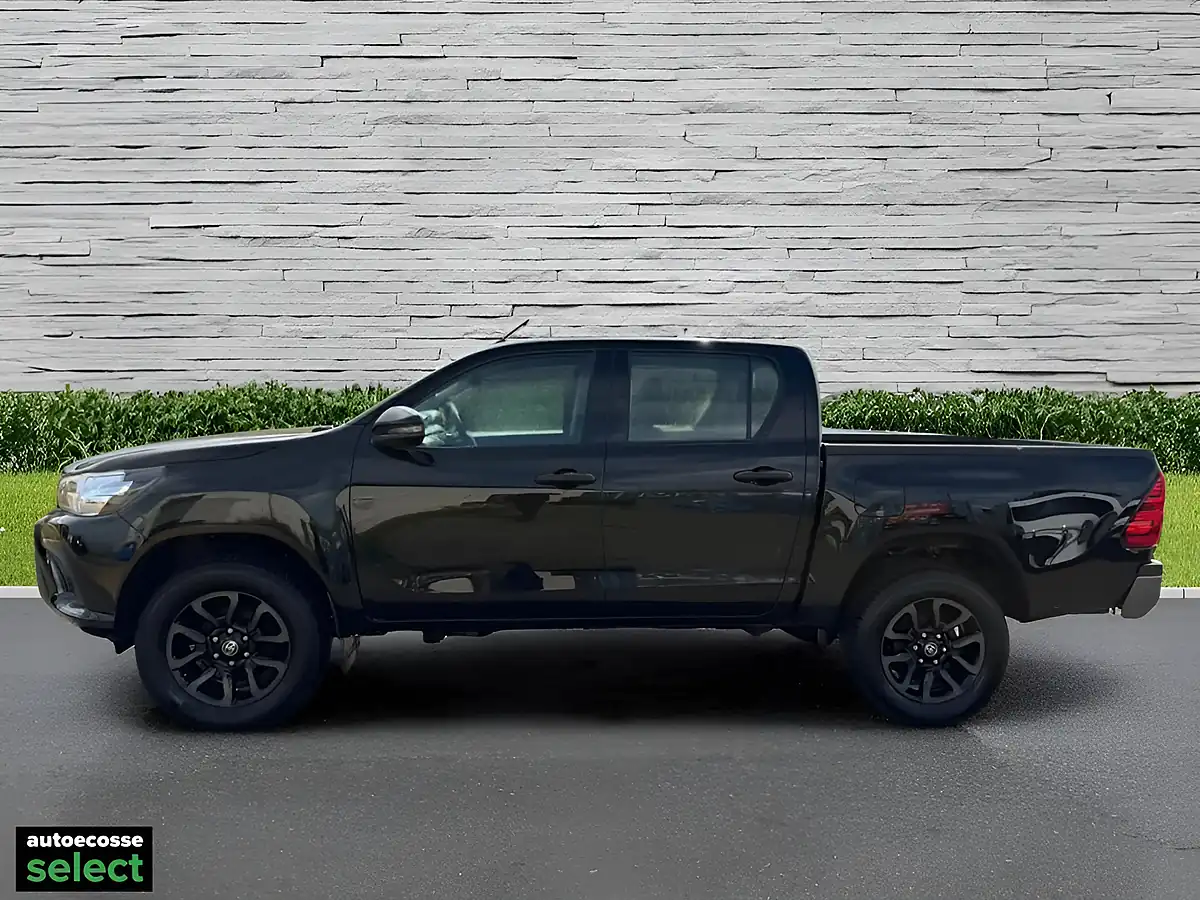 Used 2020 Toyota Hilux Active Black - Interior and Exterior details 6