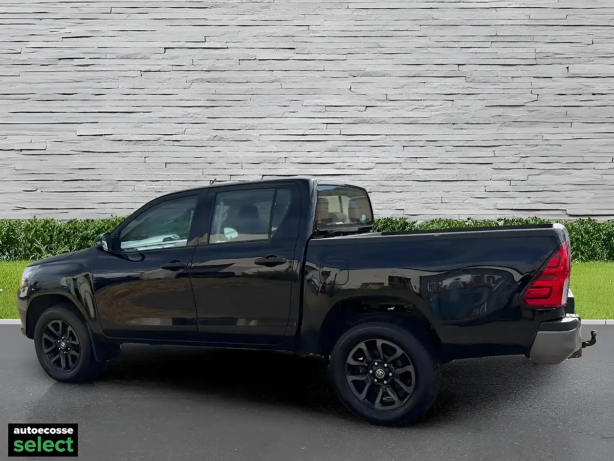 Used 2020 Toyota Hilux Active Black - Interior and Exterior details 7