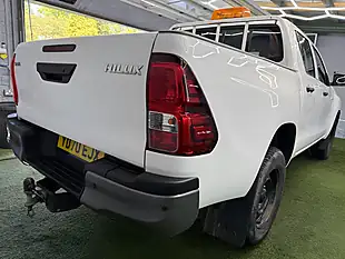 Used 2020 Toyota Hilux Active White - Interior and Exterior details 11