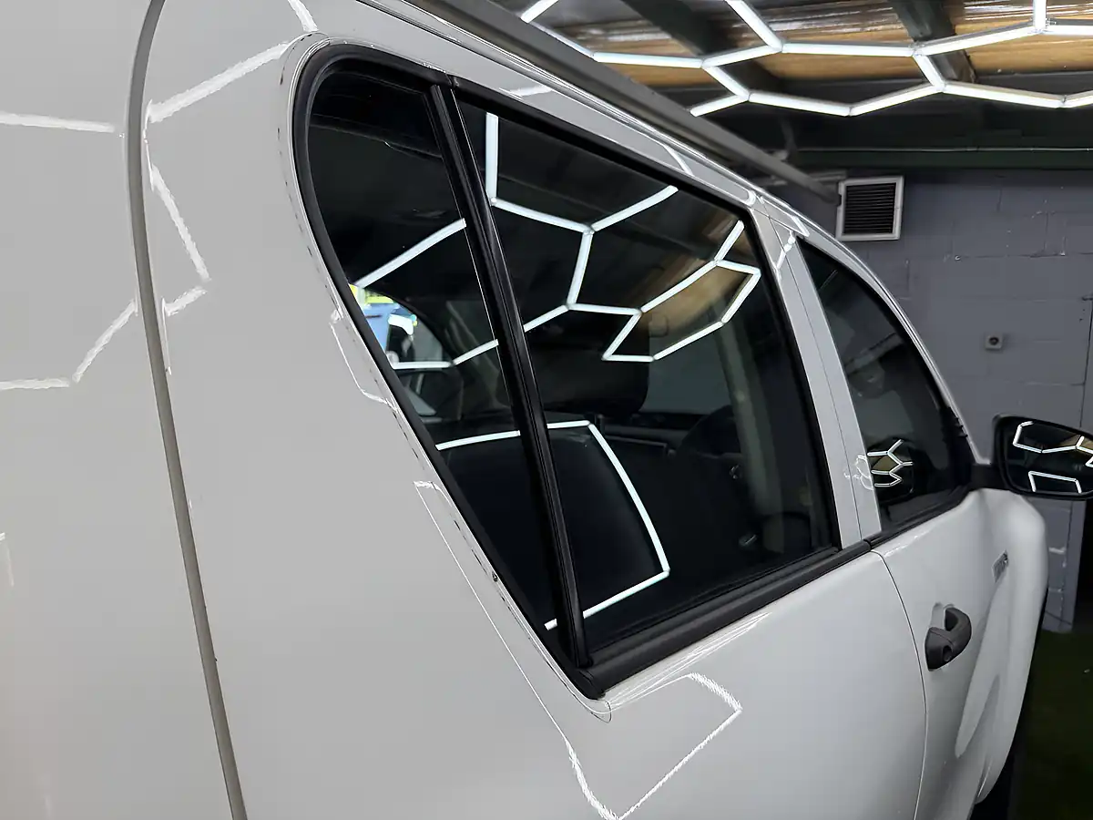Used 2020 Toyota Hilux Active White - Interior and Exterior details 13