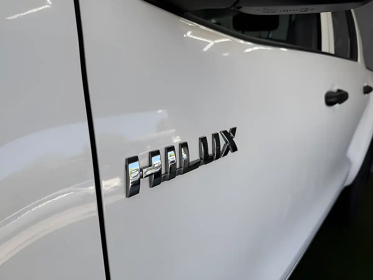 Used 2020 Toyota Hilux Active White - Interior and Exterior details 3