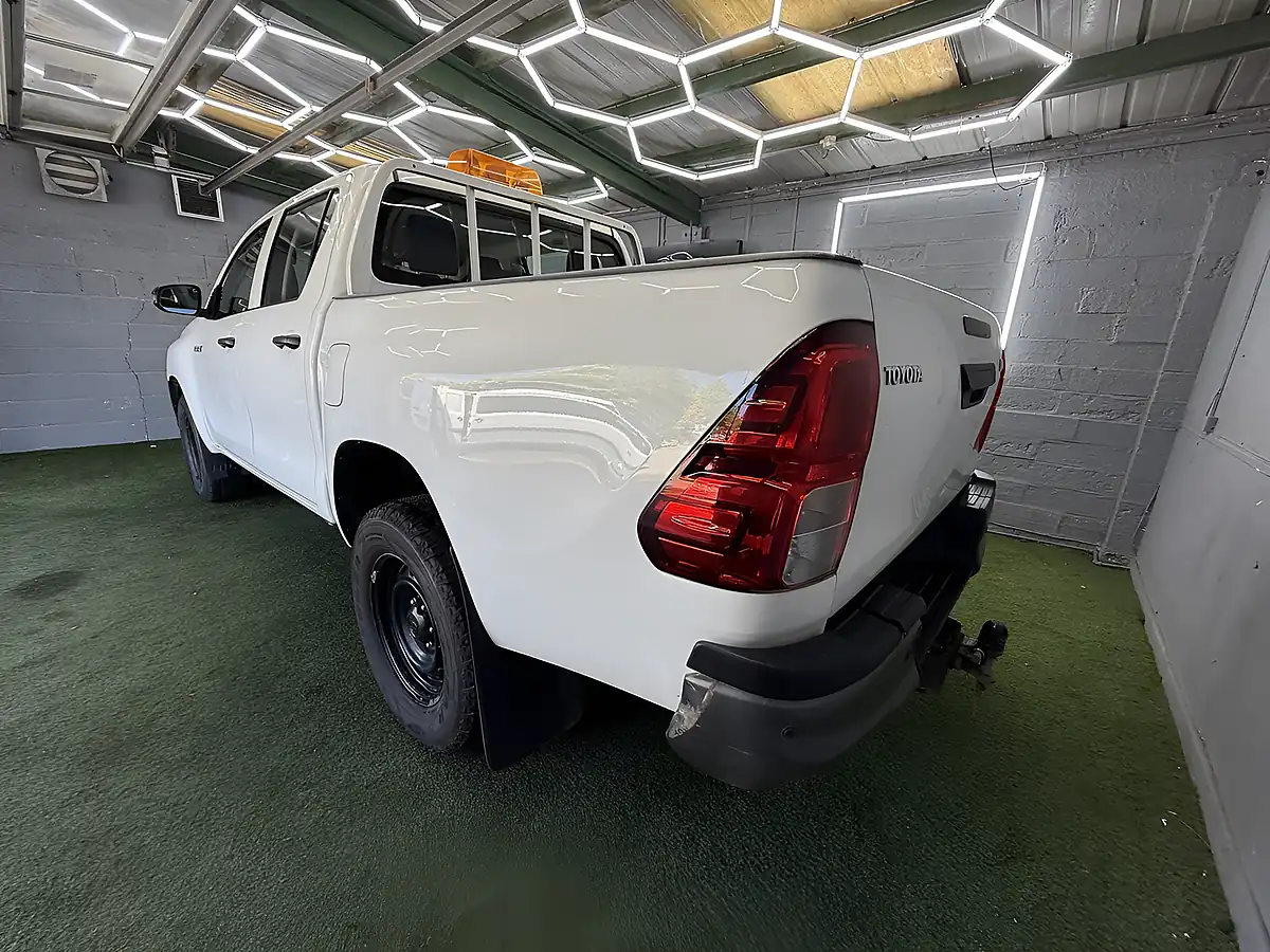 Used 2020 Toyota Hilux Active White - Interior and Exterior details 6