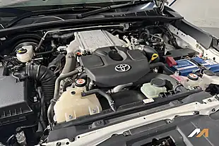Used 2020 Toyota Hilux Active White - Interior and Exterior details 12