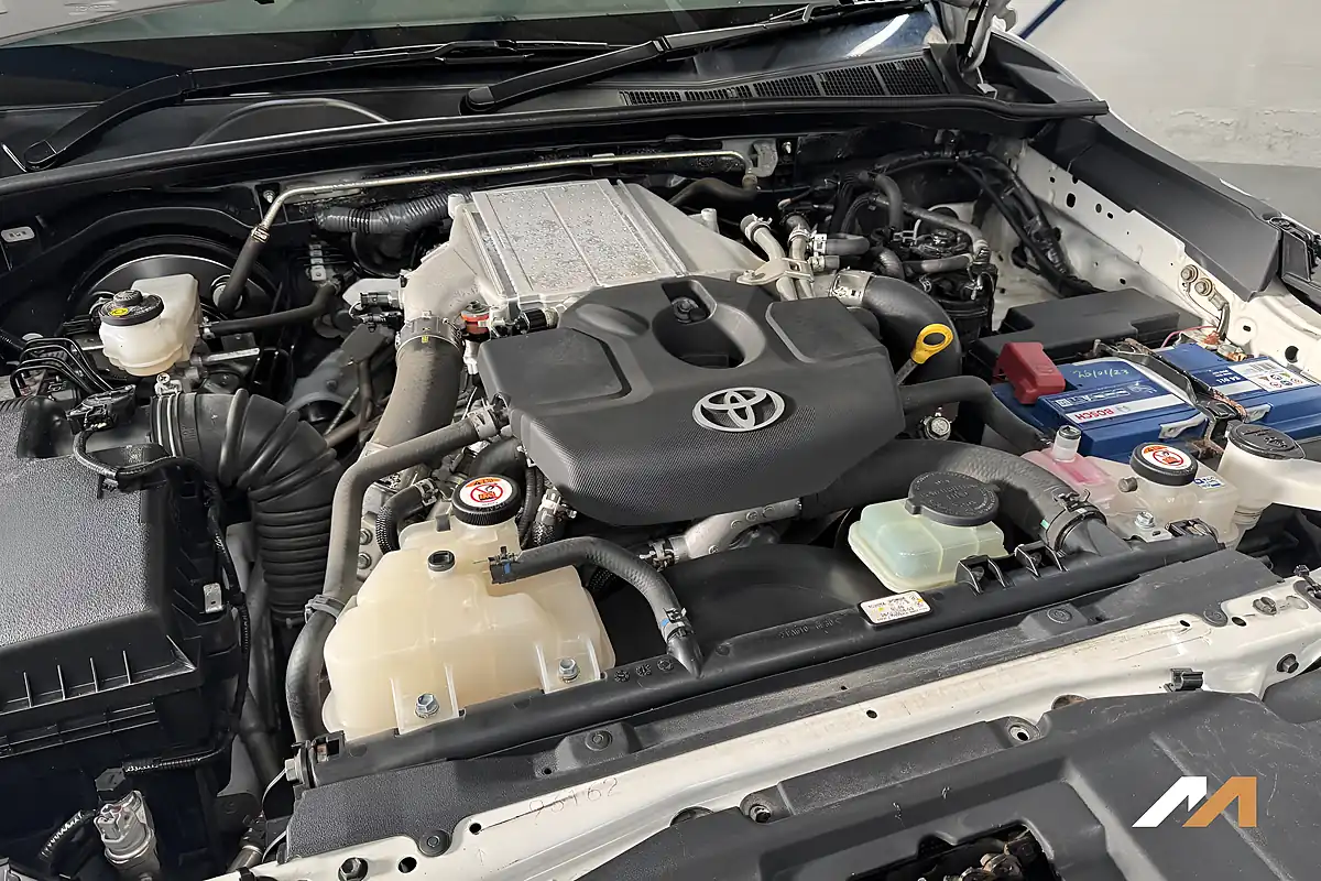 Used 2020 Toyota Hilux Active White - Interior and Exterior details 12