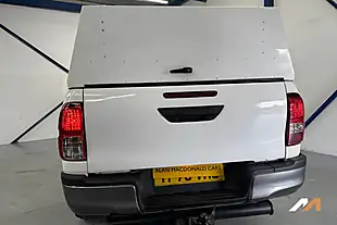 Used 2020 Toyota Hilux Active White - Interior and Exterior details 17