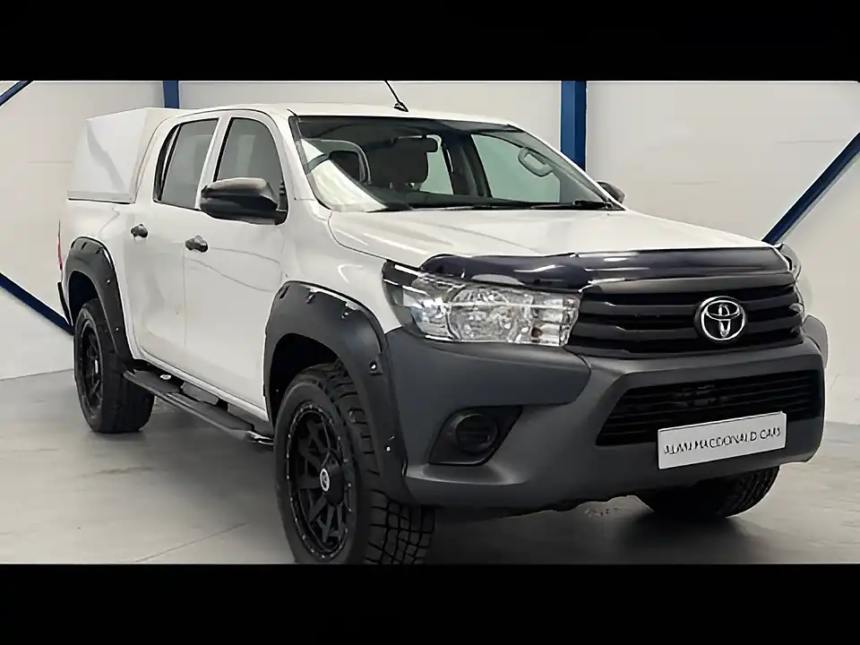 Used 2020 Toyota Hilux Active White - Interior and Exterior details 20