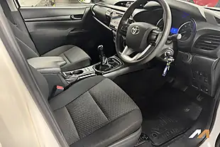 Used 2020 Toyota Hilux Active White - Interior and Exterior details 4