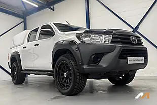 Used 2020 Toyota Hilux Active White - Interior and Exterior details 6